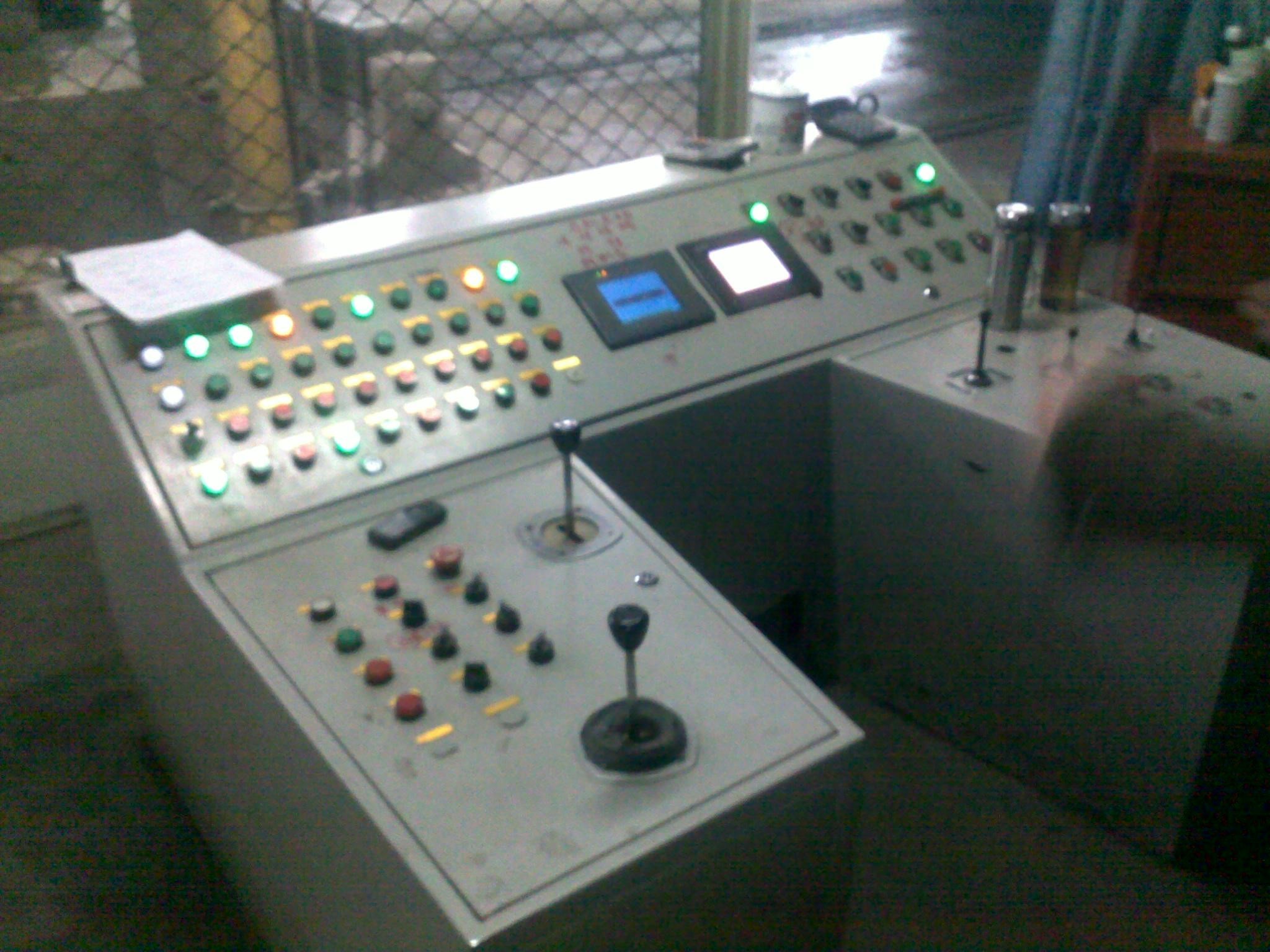 鍛(duàn)造機組操作(zuò)台