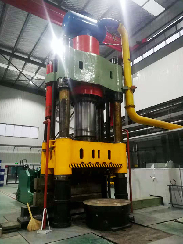 1600T鍛(duan)造液壓機-洛陽(yang)科品